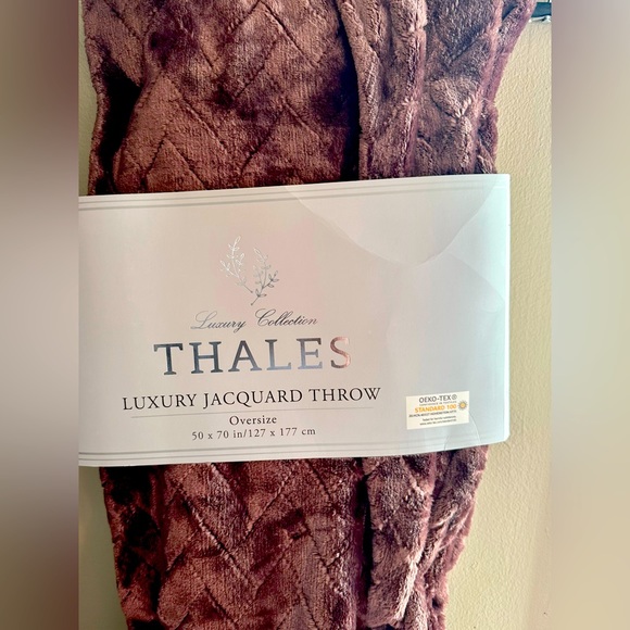 Thales luxury collection throw blanket - Picture 1 of 3